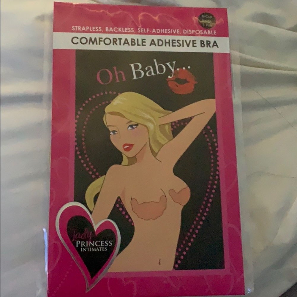 Comfortable adhesive bra